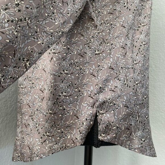 GOLD HAWK 100% Silk Printed Two Pocket Blouse Shirt Small - Picture 8 of 11